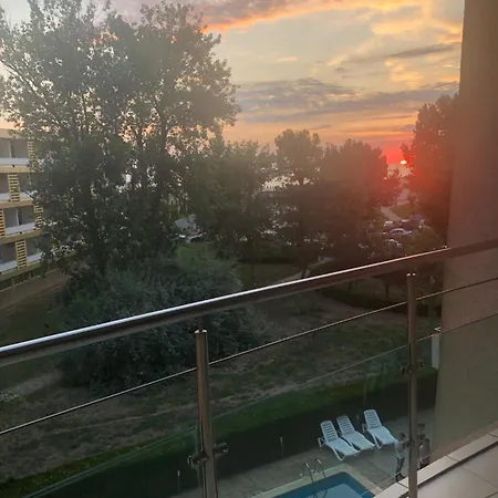 Pe Malul Marii Apartment