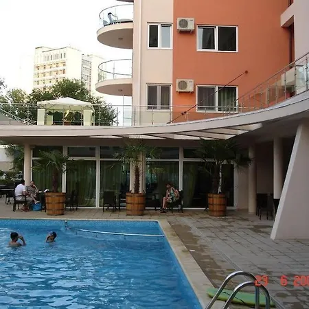 Pe Malul Marii Apartment *